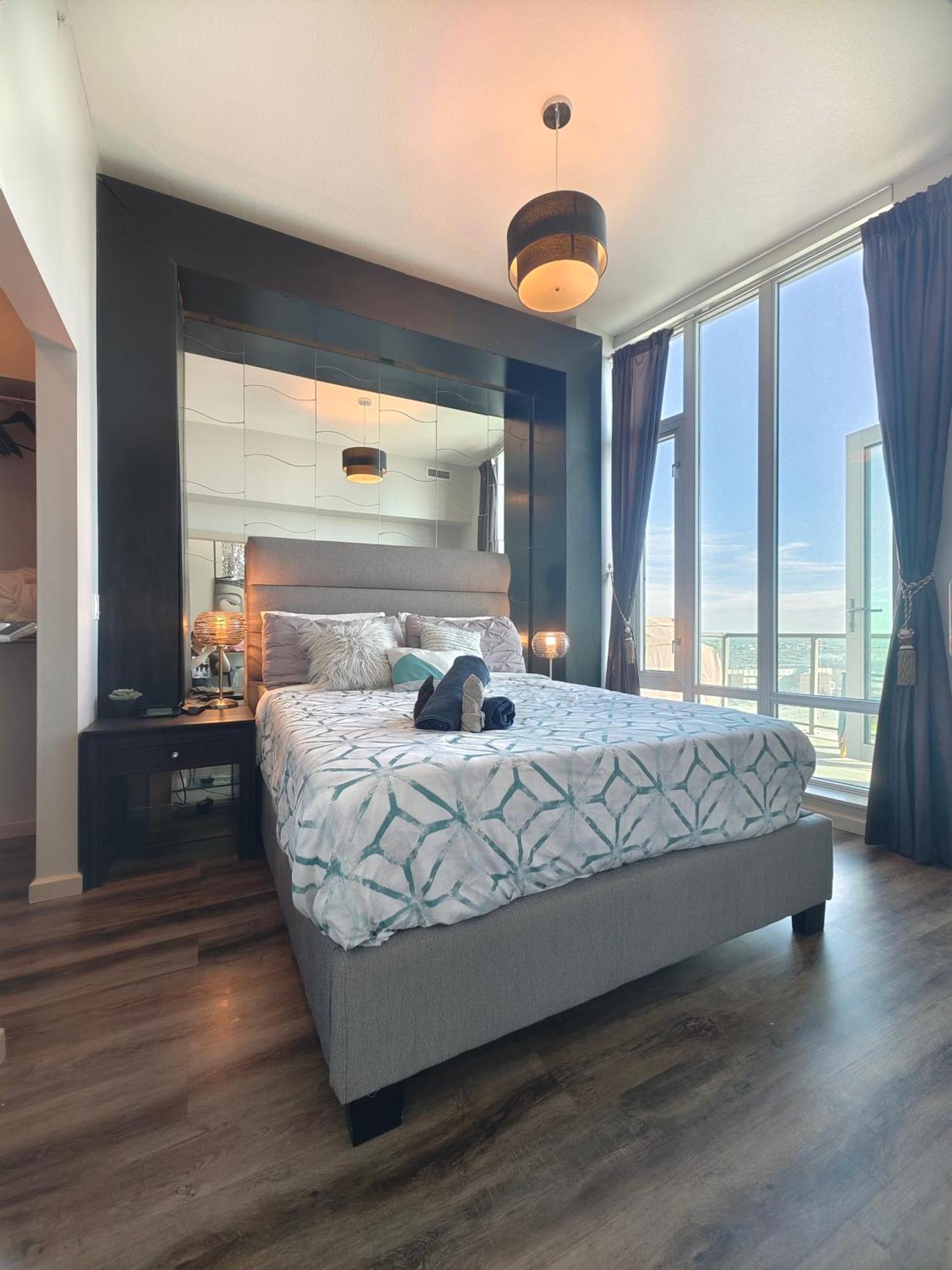 Monki Di Executive Suites - Alura Calgary Ngoại thất bức ảnh